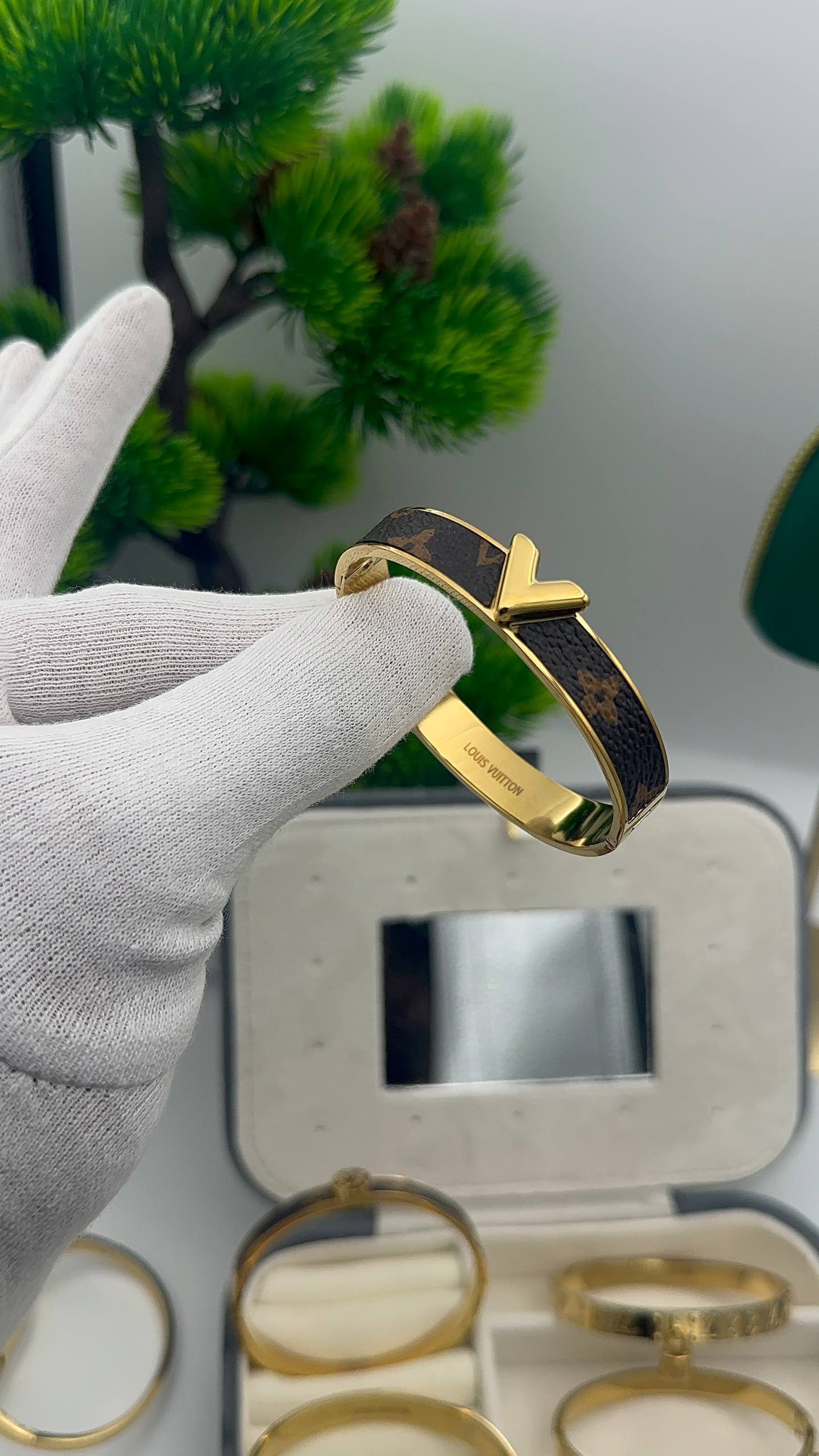 Lv bracelet en acier inoxydable