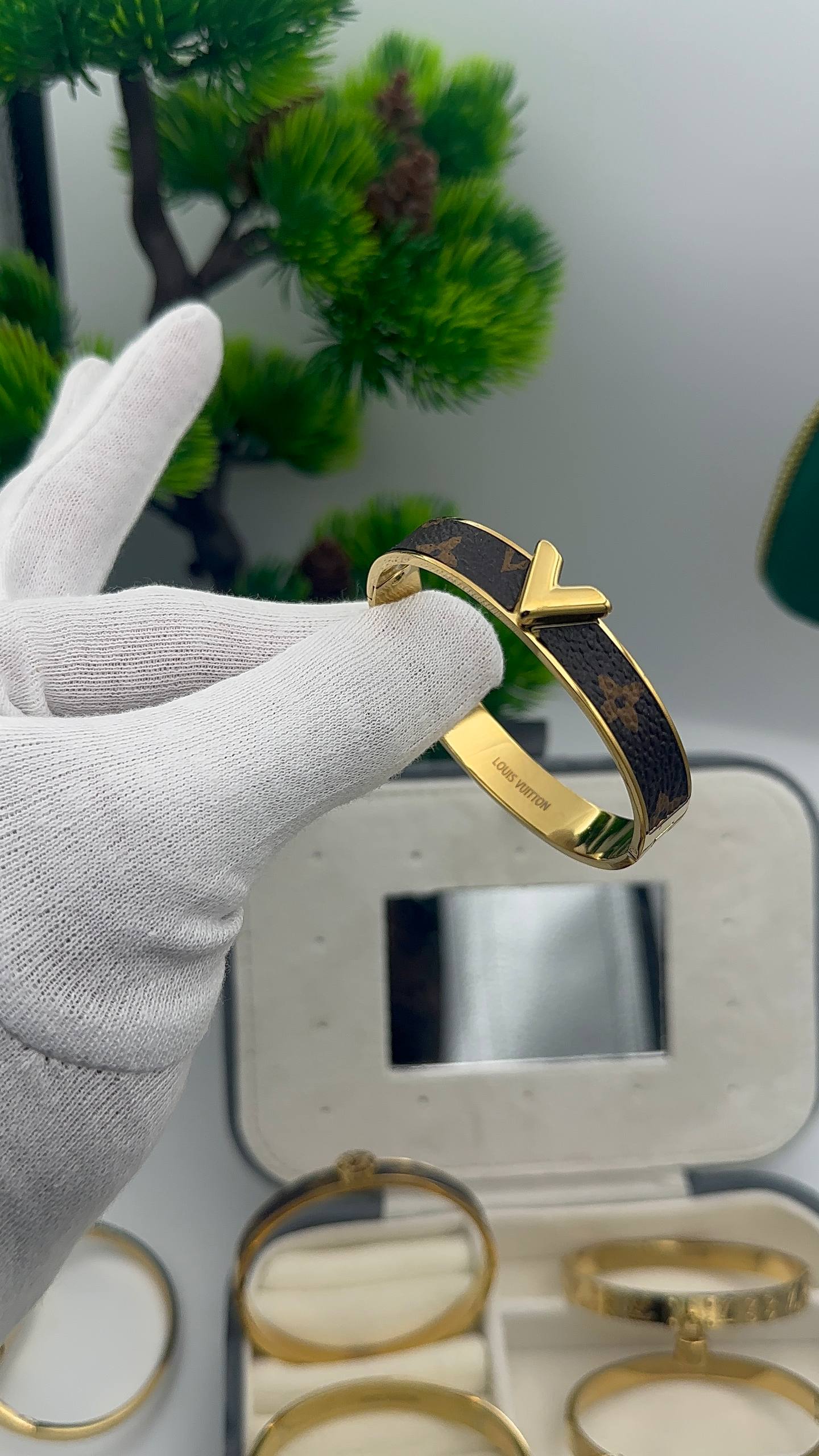 Lv bracelet en acier inoxydable